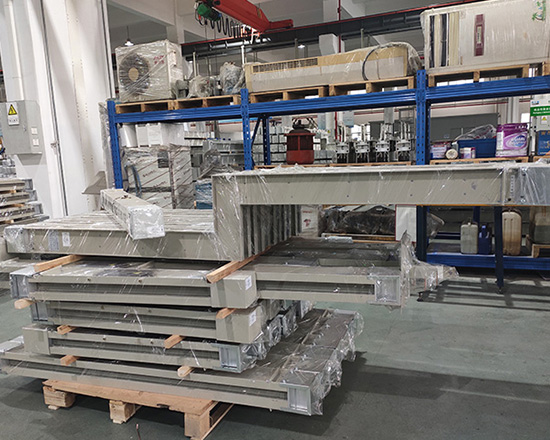 空气绝缘母线槽