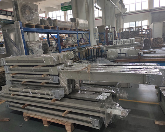 空气绝缘母线槽