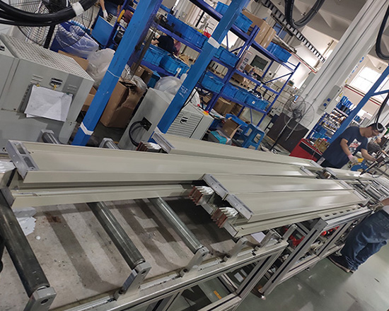 空气绝缘母线槽